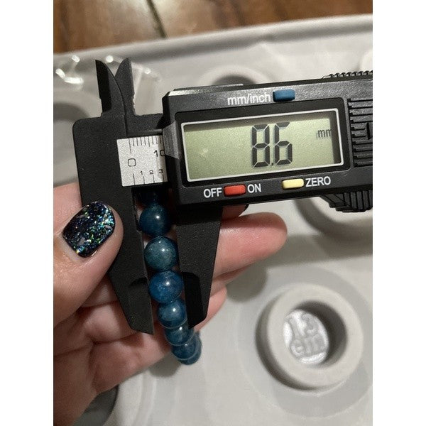 Blue apatite 8.6MM (16cm wrist size)